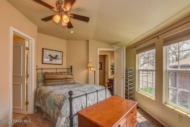 Building Photo - 325 E Union St