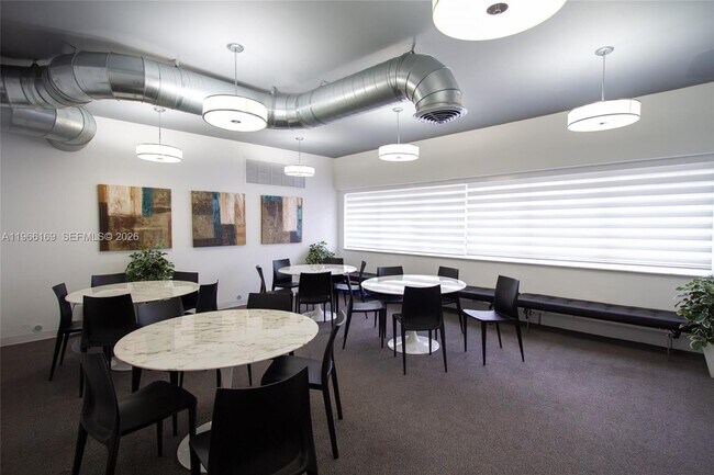 Building Photo - 401 Golden Isles Dr