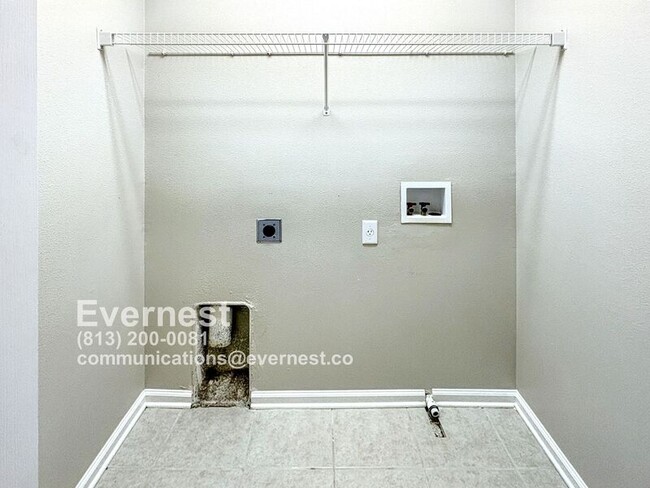 Building Photo - 26541 Castleview Way
