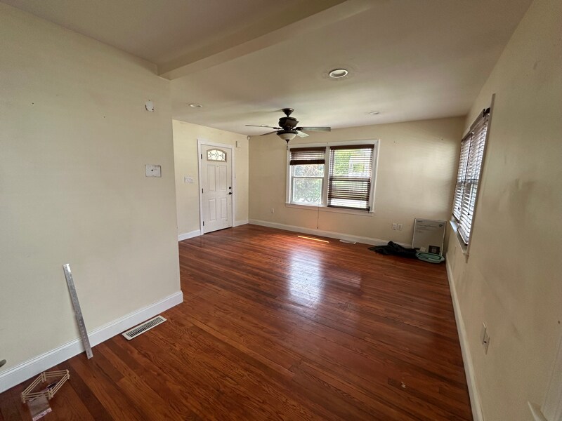 Building Photo - 4921 Demaio Dr