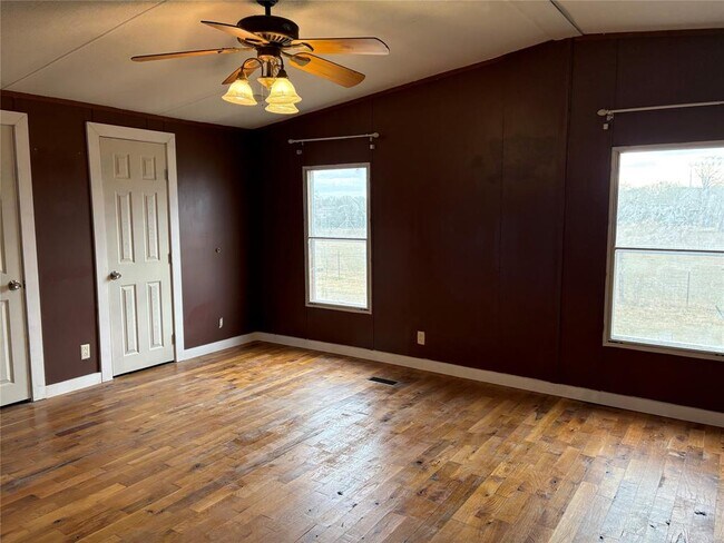 Building Photo - 120 Boxwoods Dr