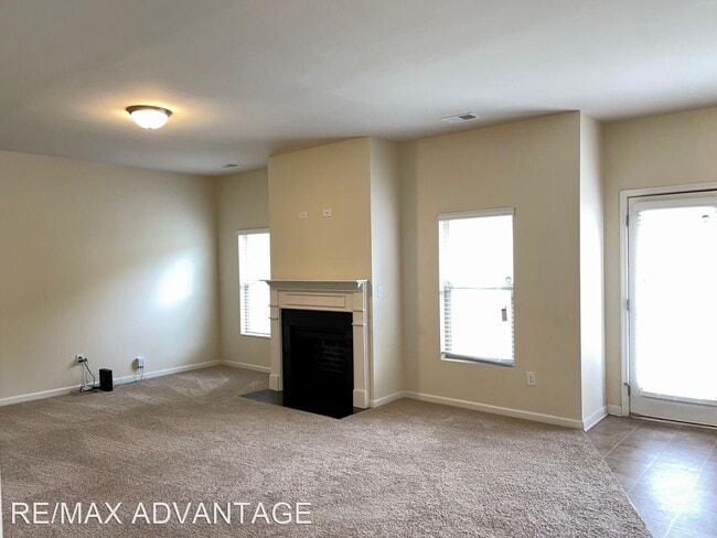Building Photo - 4 br, 2.5 bath House - 2700 Feldspar Way