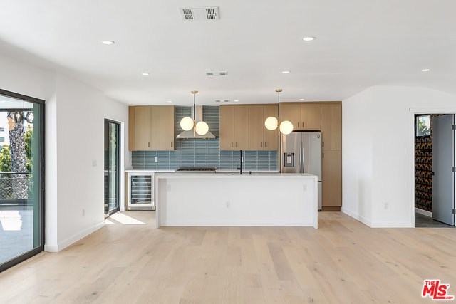 Building Photo - 1210 Larrabee St