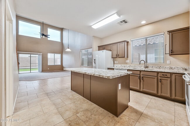 Building Photo - 3075 W Yellow Peak Dr