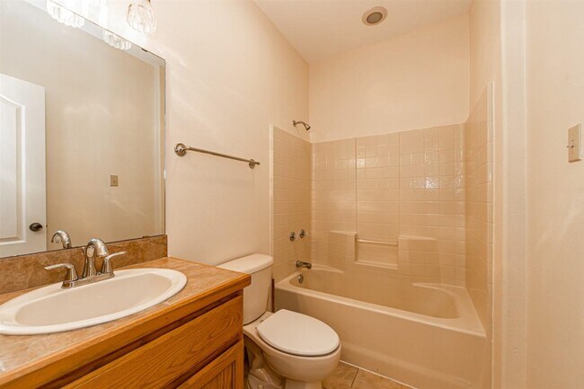 Building Photo - 9804 Cantera Ct