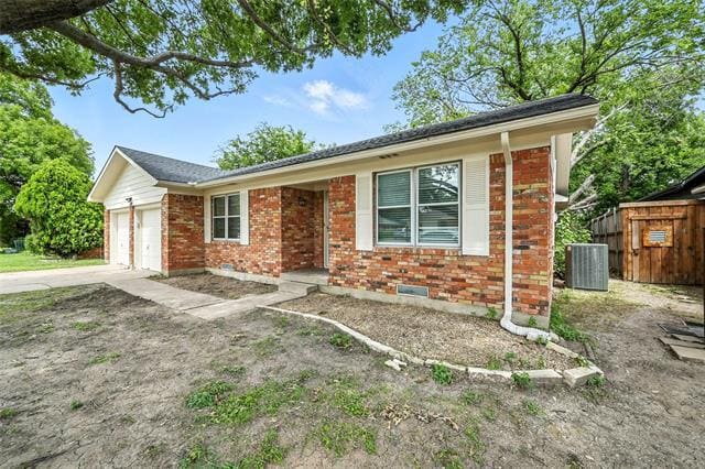 Building Photo - 304 N Bonham Dr
