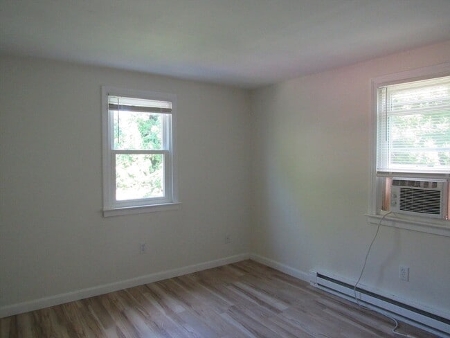 Building Photo - 47 Vinebrook Rd