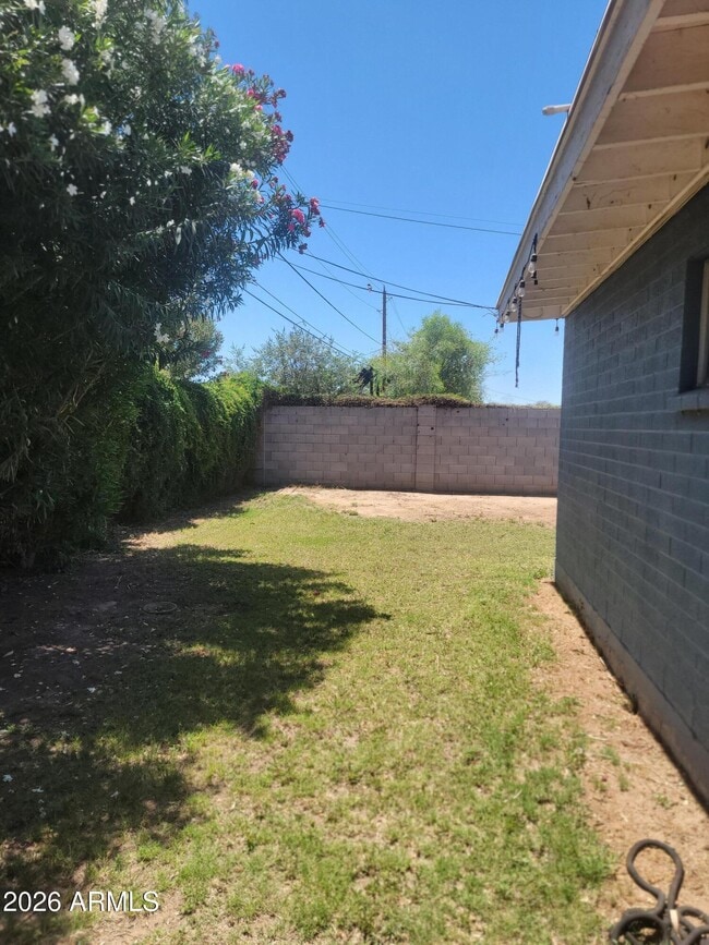Building Photo - 204 N Standage