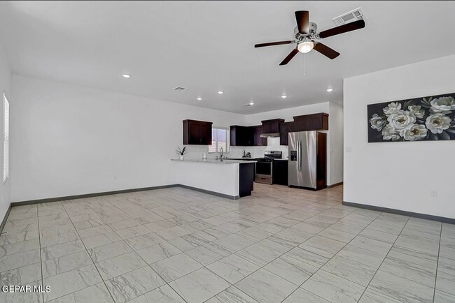 Building Photo - 4572 Mark Avizo