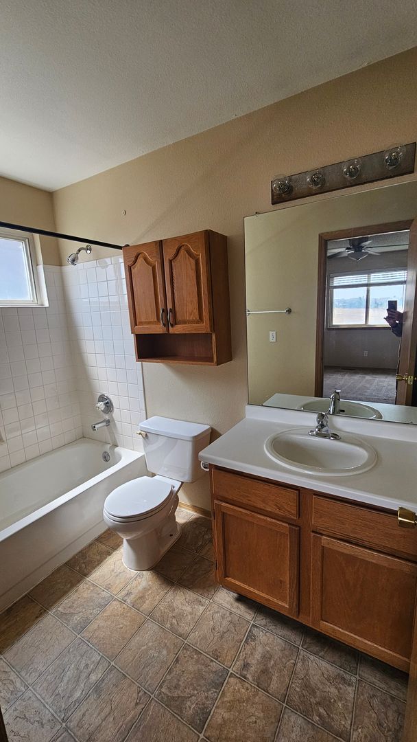 Building Photo - Single family home in Cul-De-Sac