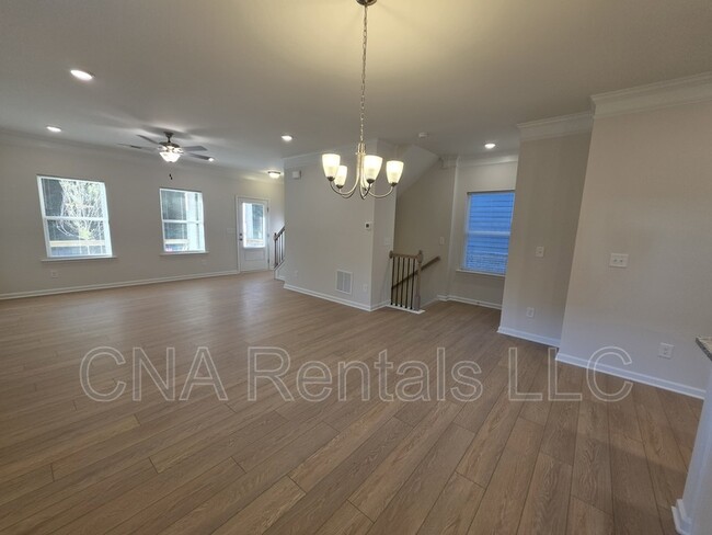 Building Photo - 1668 Eagle Dr