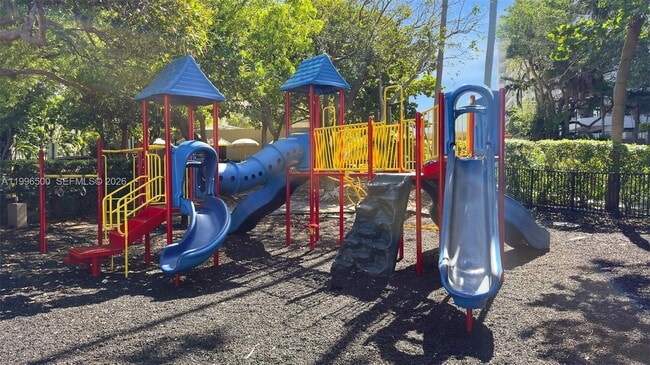 Building Photo - 151 Crandon Blvd