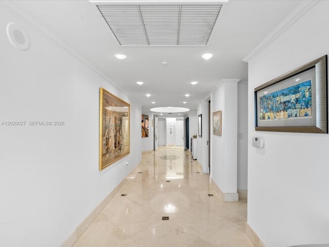Building Photo - 18911 Collins Ave