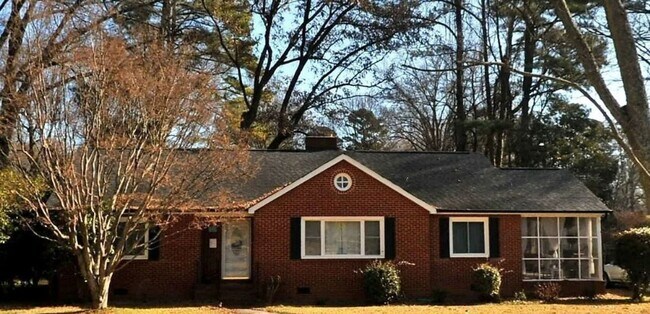Primary Photo - Newly Renovated 3-Bedroom Ranch with Spaci...