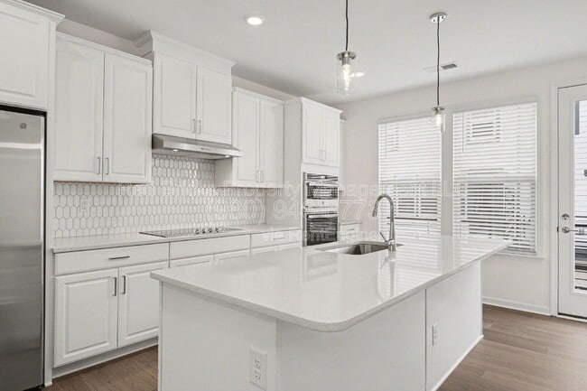 Building Photo - 2007 Hawksworth Ln