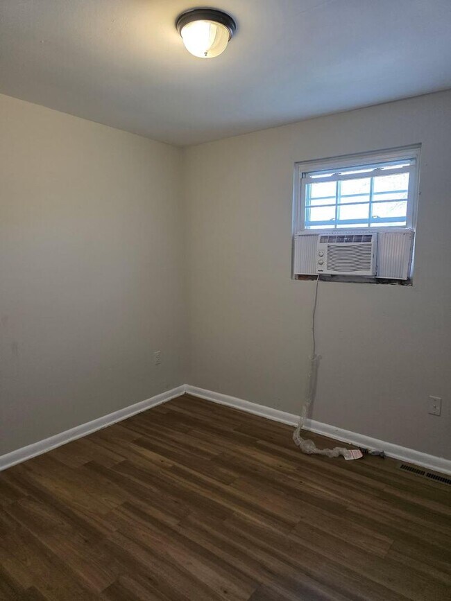 Building Photo - End Unit Townhouse