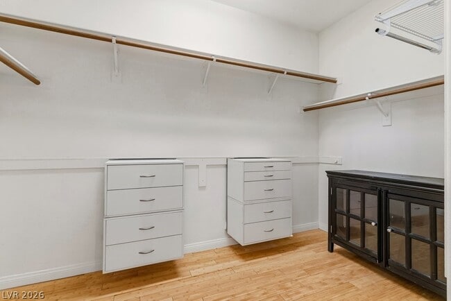 Building Photo - 612 Silver Grove St