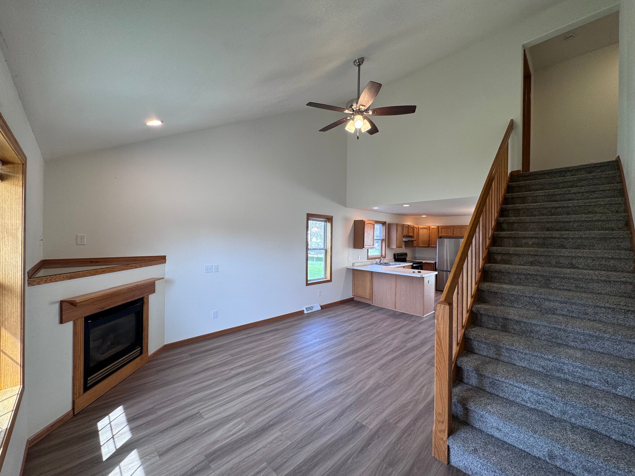 Building Photo - 627 E Pine St