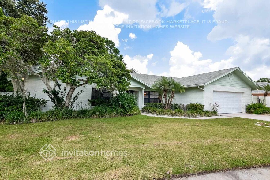 Building Photo - 14817 Farnham Way
