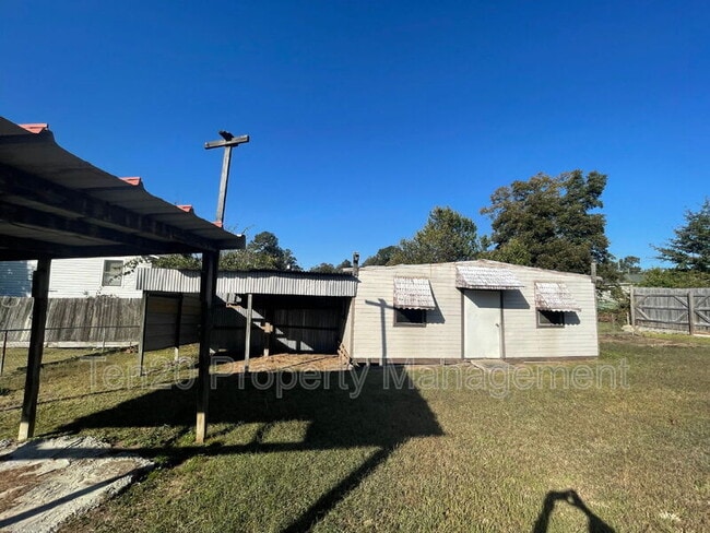 Building Photo - 411 20th Ave