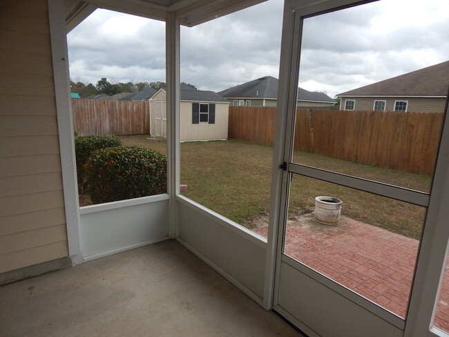 Building Photo - 4 Bedroom in the Highland's Subdivision