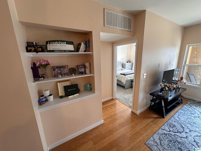 Building Photo - 2020 5th Ave S