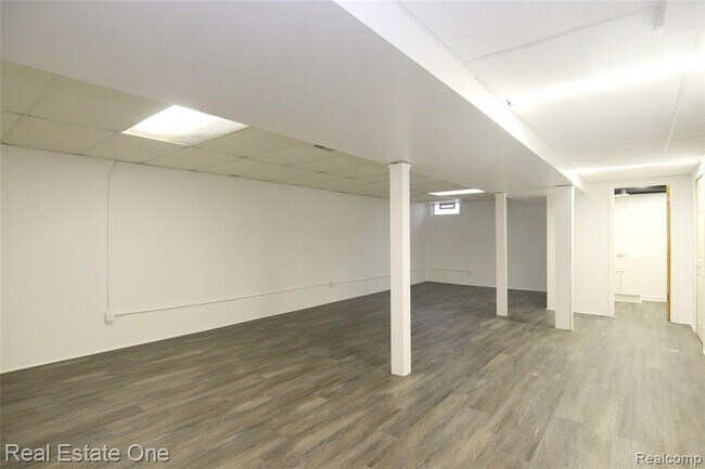 Building Photo - 2110 Hidden Meadows Dr