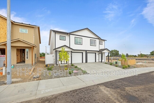 Building Photo - 4732 W Quinault Ave