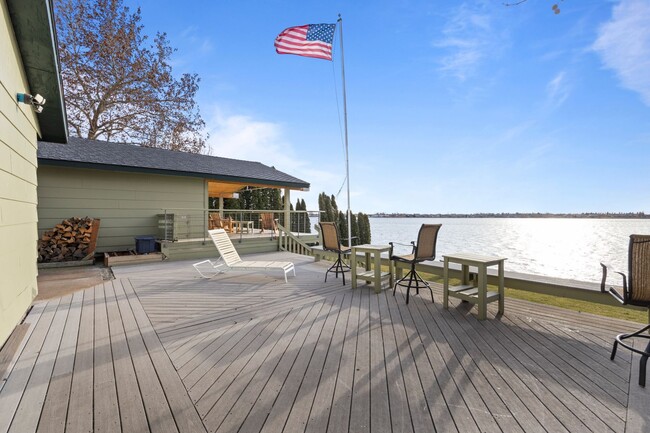 Moses Lake Lakefront Property