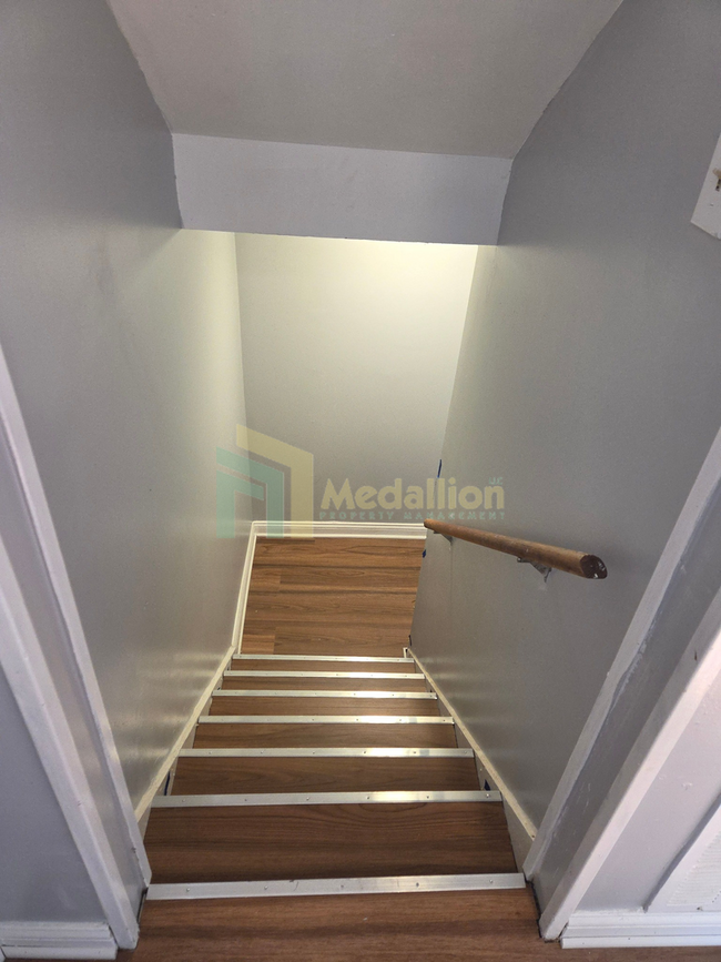 Building Photo - 1702 W Edmaire St