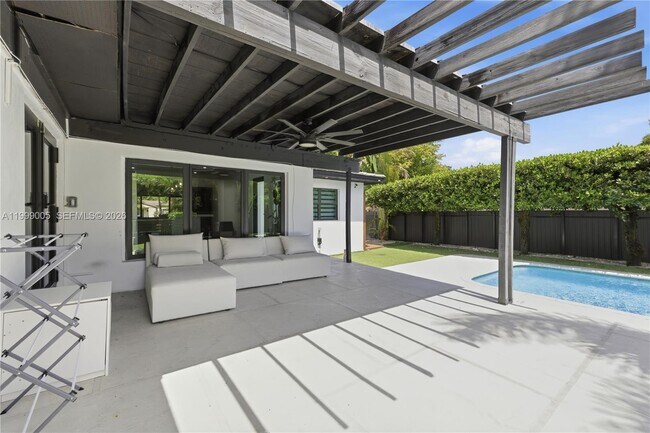 Building Photo - 86 NE 110th St