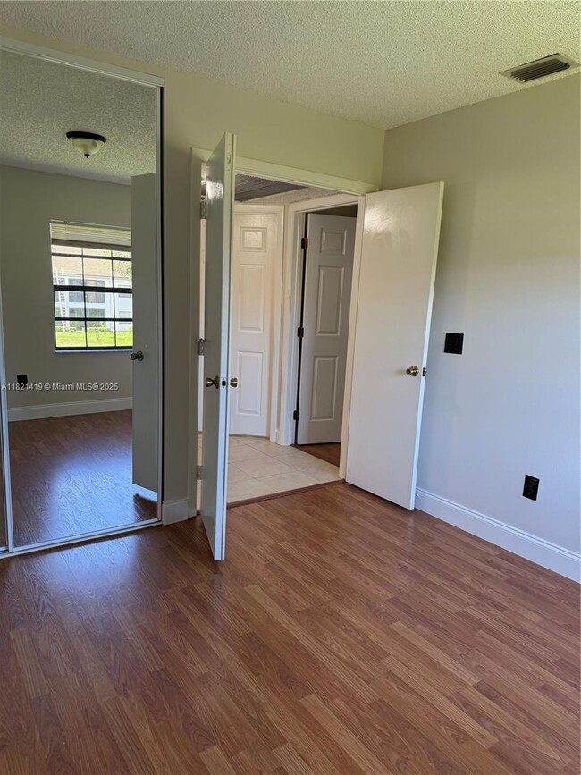 Building Photo - 5283 Europa Dr