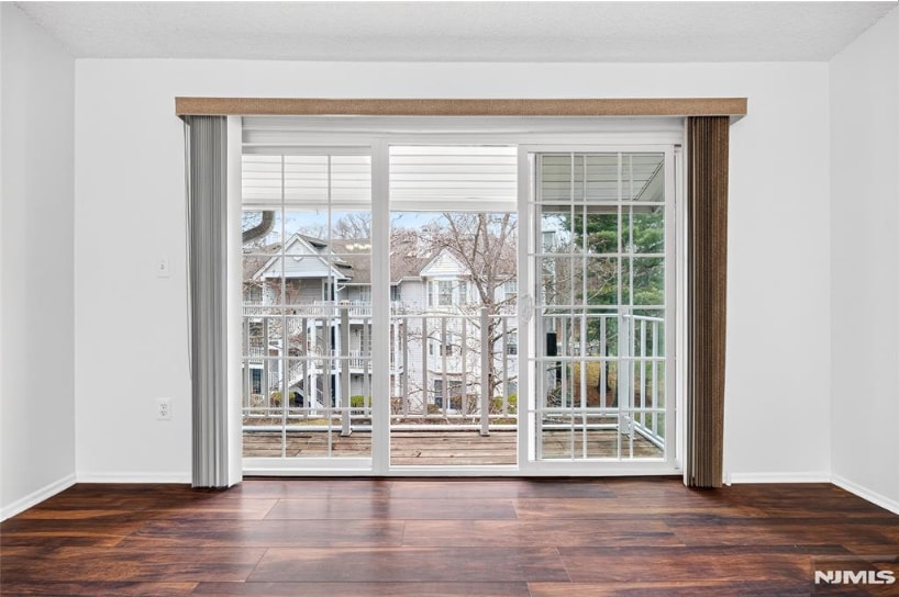 Building Photo - 556 Holly Ct