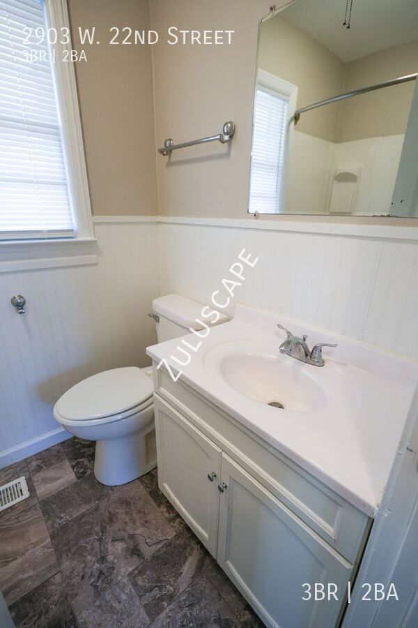 Building Photo - 2903 W 22nd St