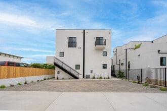 Building Photo - E Street Apartments