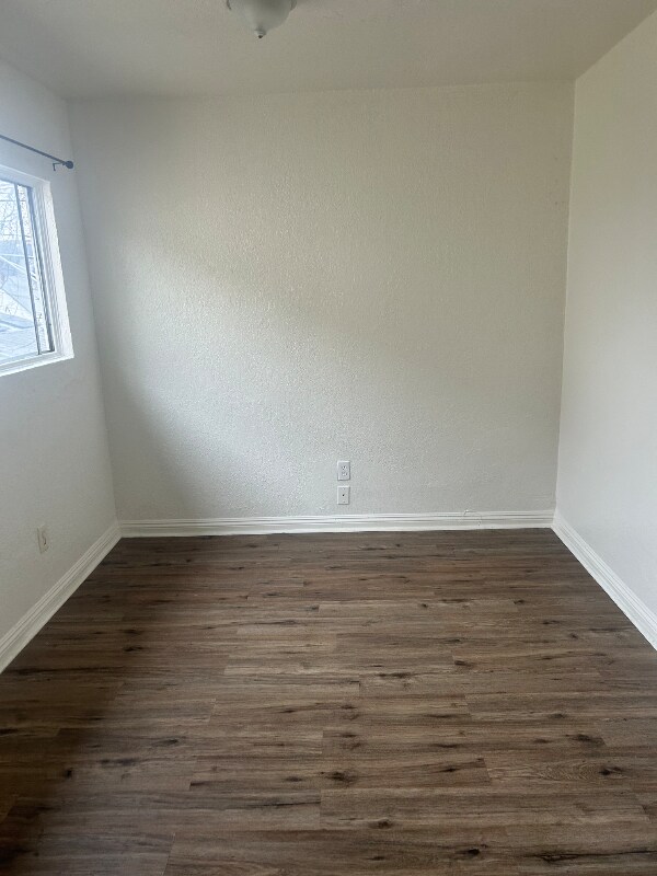 Building Photo - 736 W Century Blvd