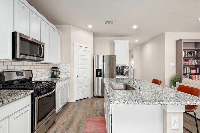 Building Photo - 2708 Diamond Reef Ln