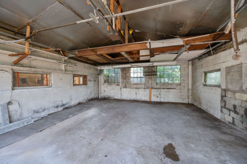Building Photo - 25 Clay St