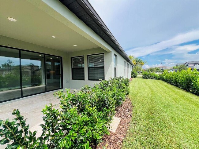 Building Photo - 4567 Tivoli Dr