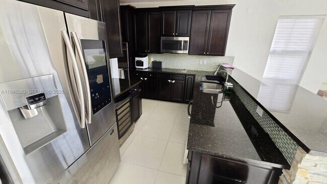 Building Photo - 10032 NW 87th Terrace