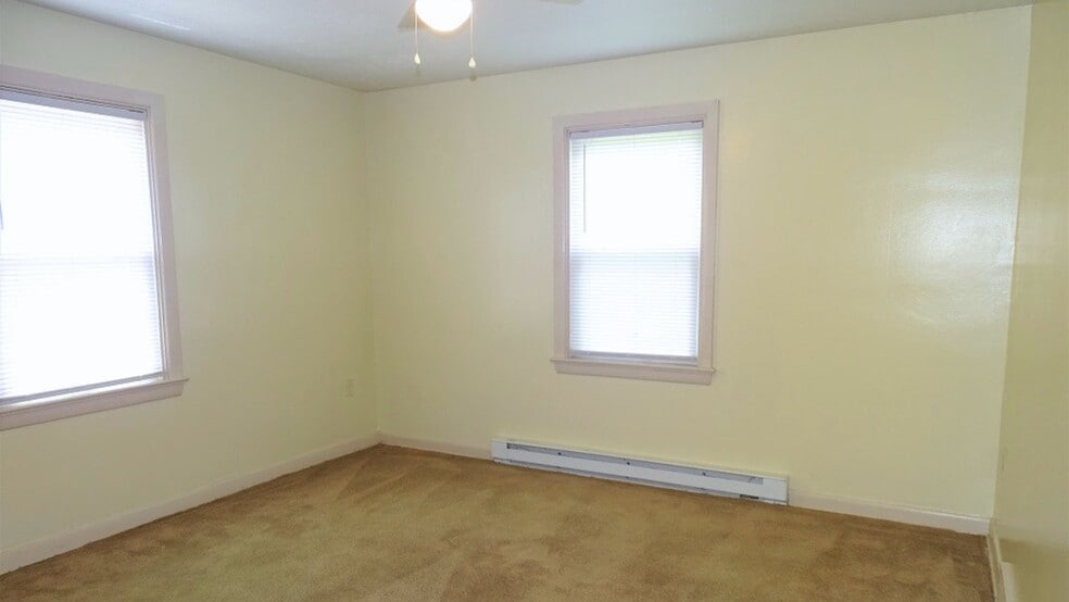 Building Photo - 8 S Farmersville Rd