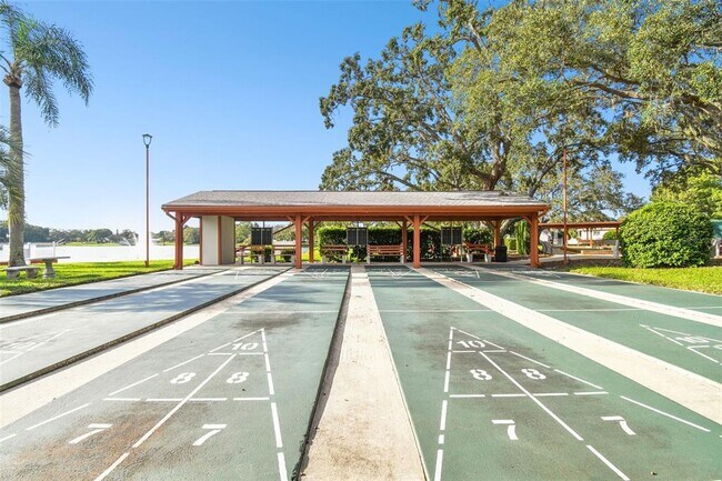 Building Photo - 11110 Carriage Hill Dr