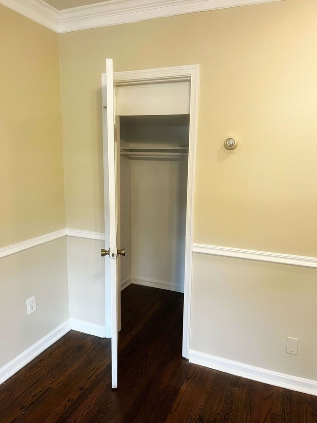 Building Photo - Move in Special! 2 Bed 1 Bath SE, DC