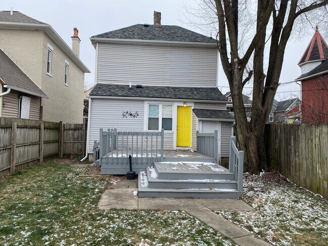 Building Photo - 2 Bedroom 2 Bathroom Single Family Home Franklinton