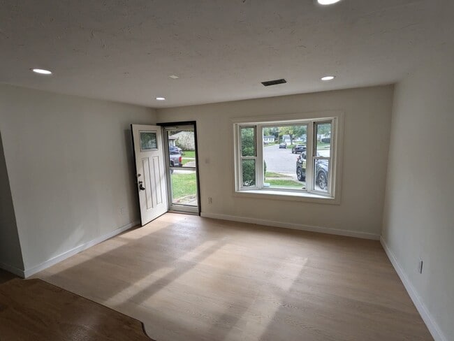 Building Photo - 9696 Adair Ct