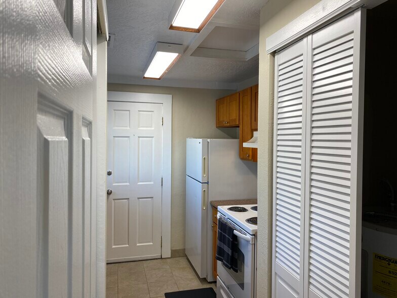 Building Photo - 1215 Shortridge St SE