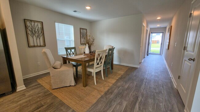 Building Photo - 1773 Camazay Dr