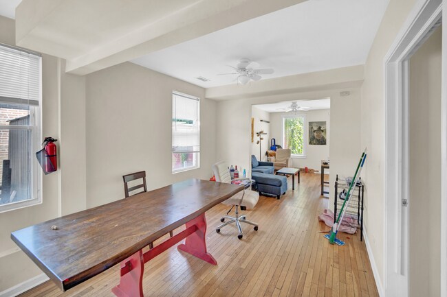 Building Photo - 919 Foster St