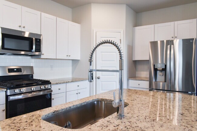 Building Photo - Coastal Living at its finest