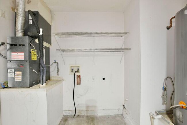 Building Photo - Beautiful 3/2 Home Recently Remodeled with...